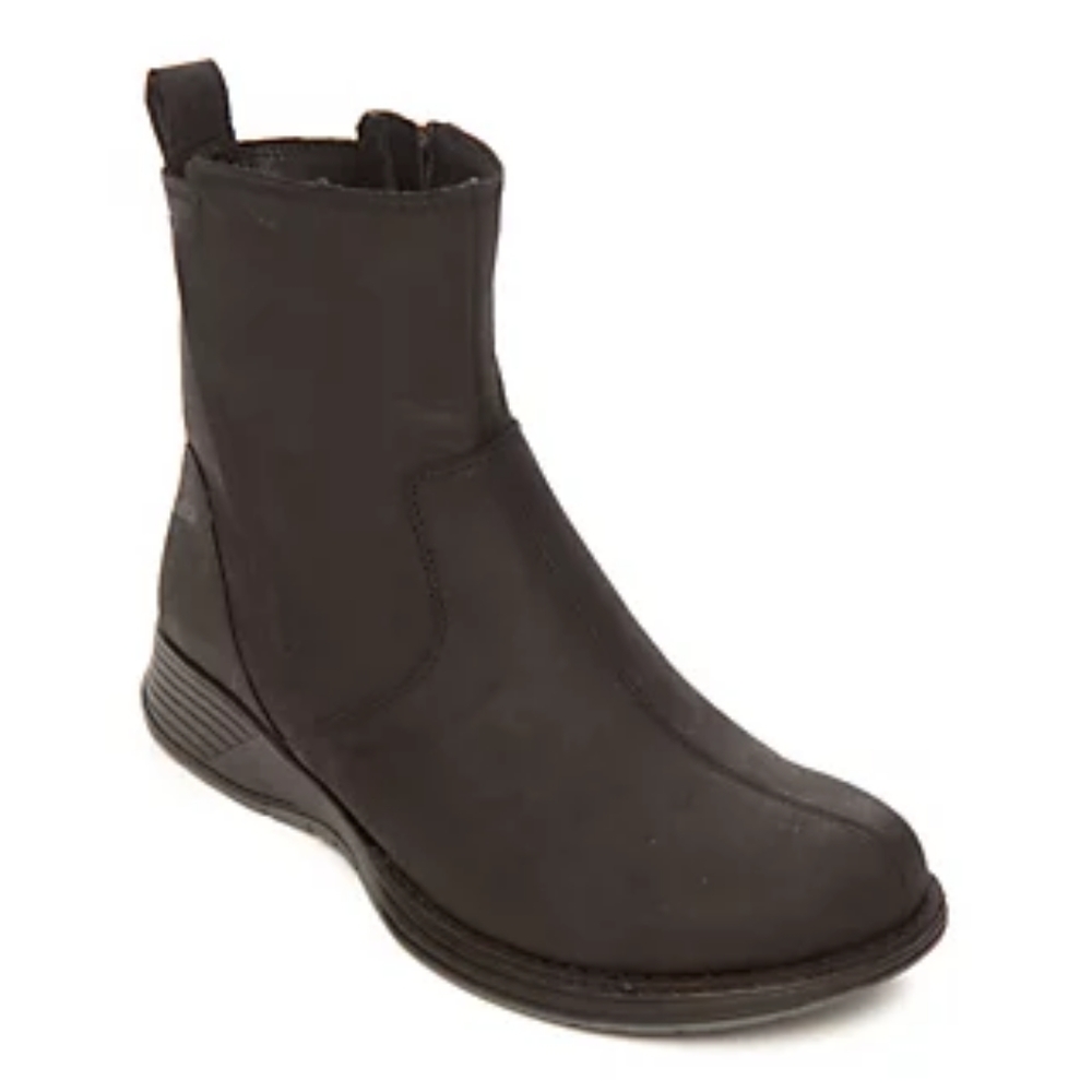 Merrell Travvy Waterproof Leather Ankle BootBlack